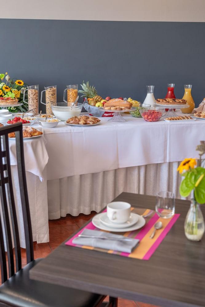 Roma Hotel 3*
